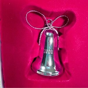 2008 Vera Wang Wedgwood Silver plated Love Knot Bell with Ribbon in Box